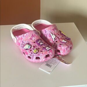 CROCS HELLO KITTY AND FRIENDS pink classic clogs